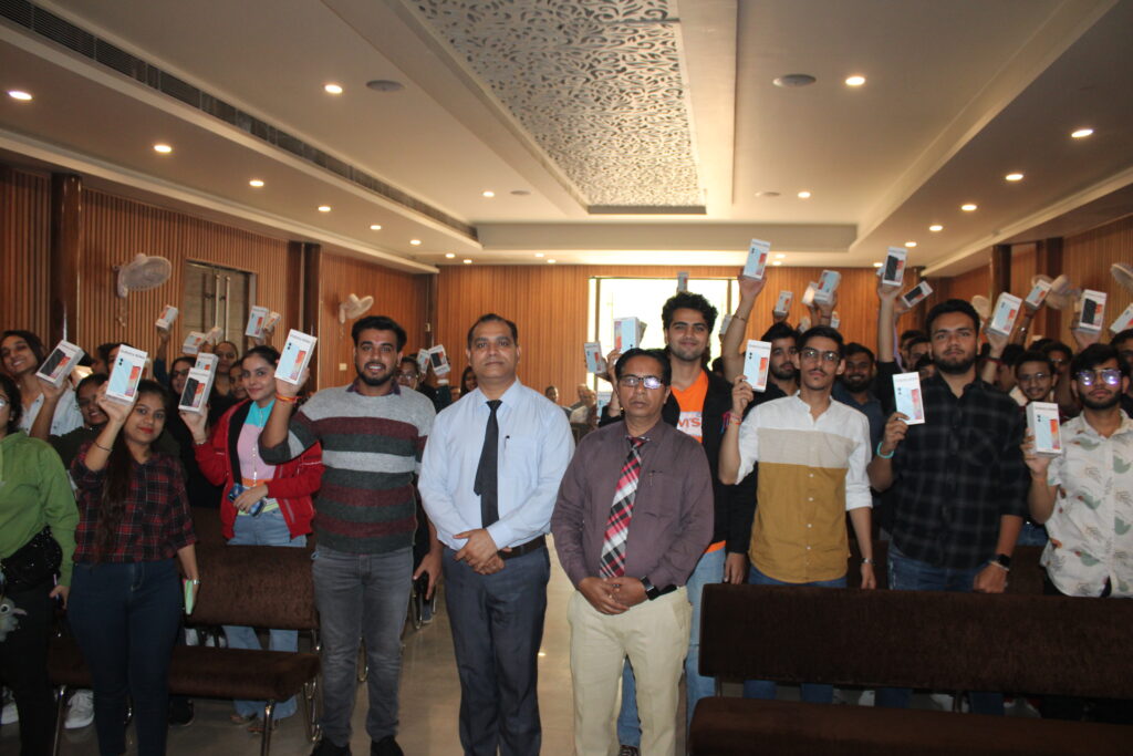 Mobile Distribution Under the Scheme of DigiShakti, UP Government