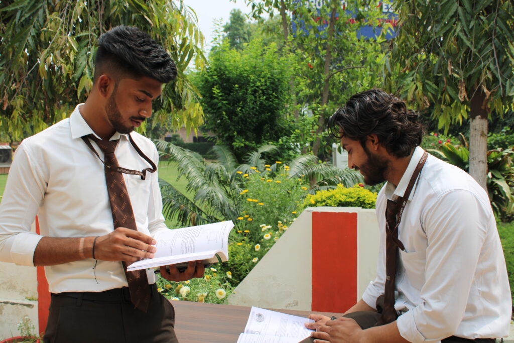 Which college is better for BBA in Meerut?
