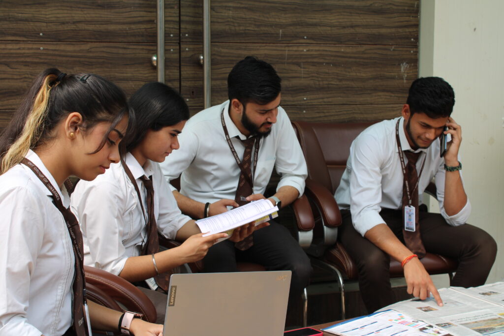 Is there BBA at CCS University?