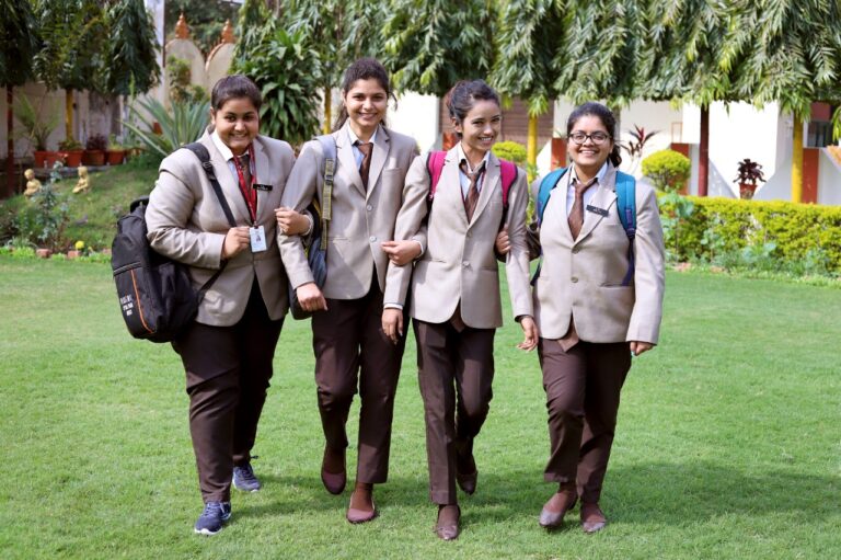 Top 10 Soft Skills Every BBA Student Needs to Succeed BCA program